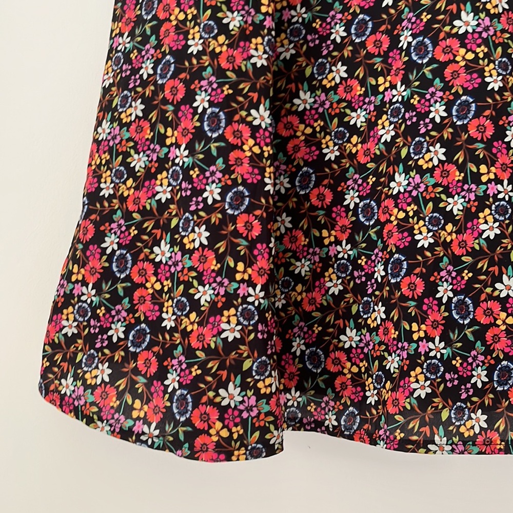 REVIEW Daisy Chain Black Floral Fit and Flare Midi Dress - Picture 9 of 14